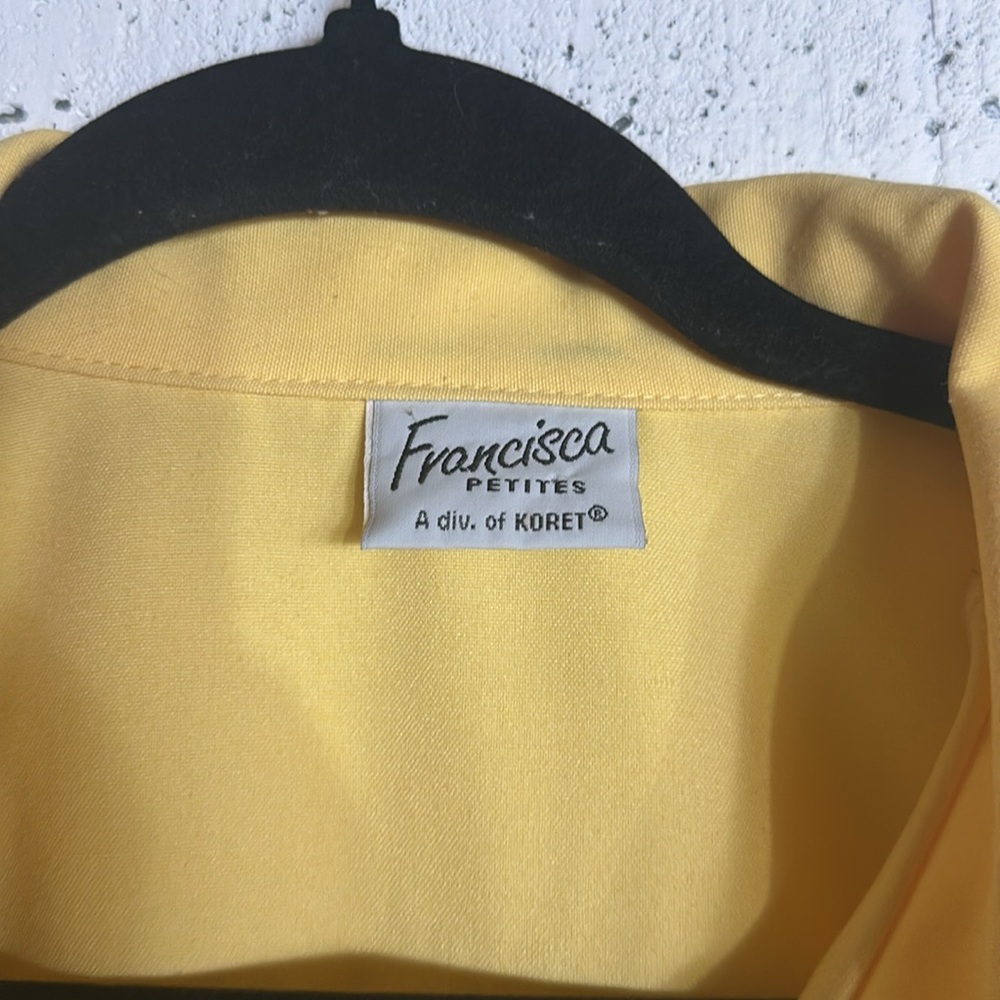 Vintage Yellow Jacket and Capris Set, 8 - Picture 8 of 12